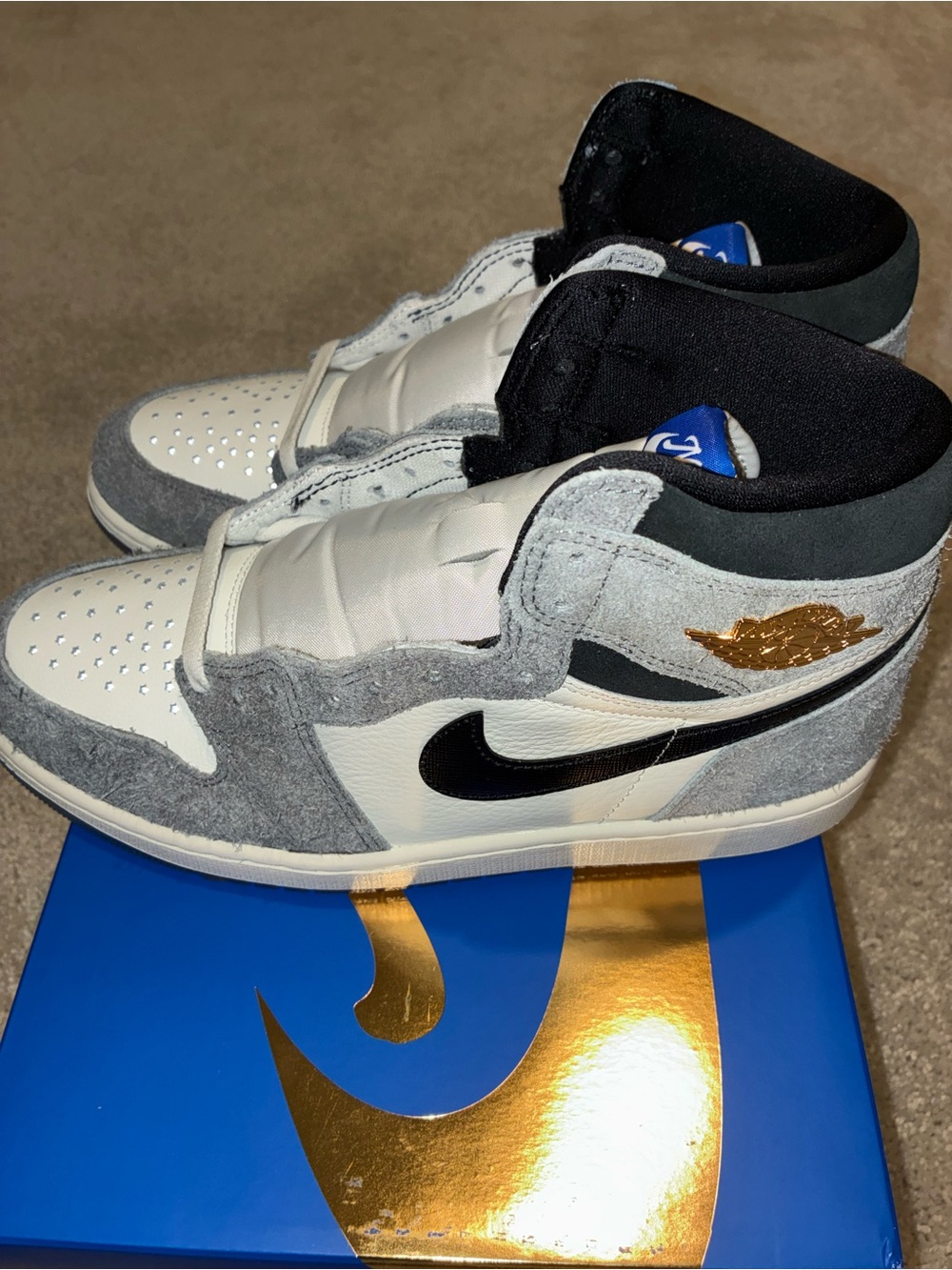Men's Jordan 1 High OG - Picture 5 of 11